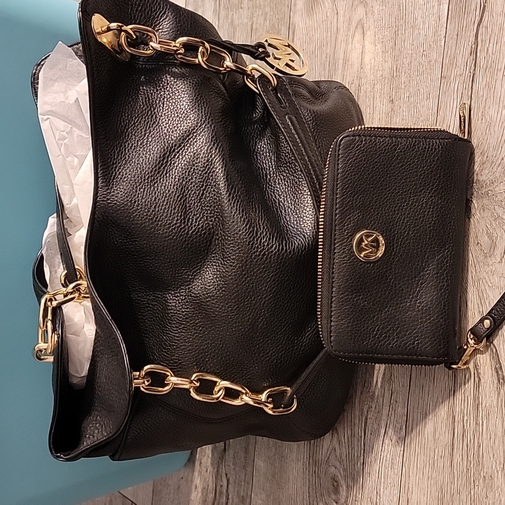 Micheal kors puse with wallet